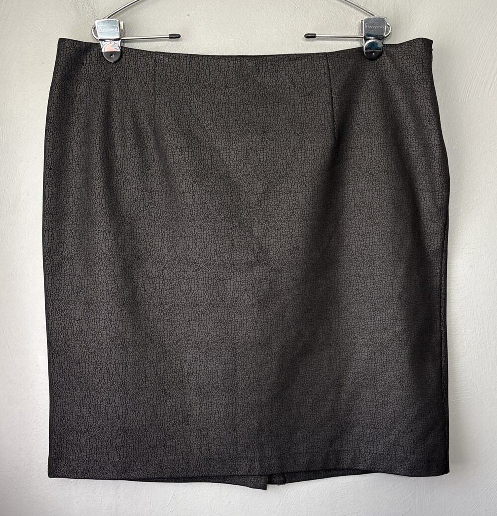 Chicos Pencil Skirt 3 Size XL Black Ponte Knit Stretch Reptile Office Siren